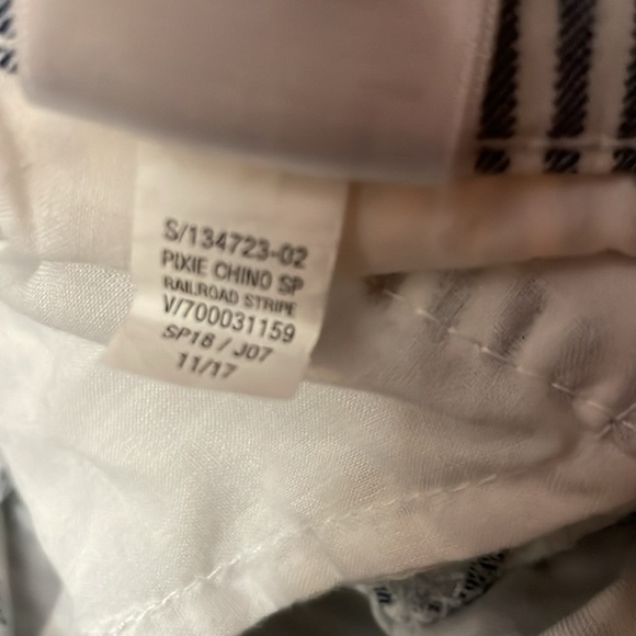 Old Navy Pixie Chino Railroad‎ Stripe Petite Pants - Picture 10 of 10